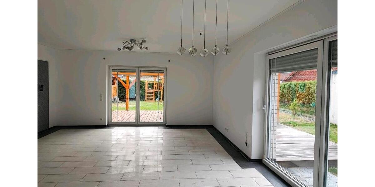 Bungalow Munster - 5 Zimmer, 180 m&sup2;, 1.550&euro; | Angebot:26202214