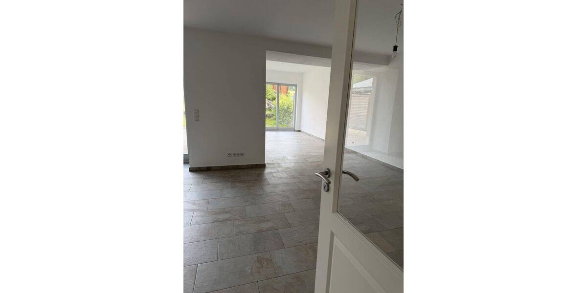 Reihenmittelhaus Pirna ot Graupa Graupa - 5 Zimmer, 195 m&sup2;, 1.950&euro; | Angebot:26827048