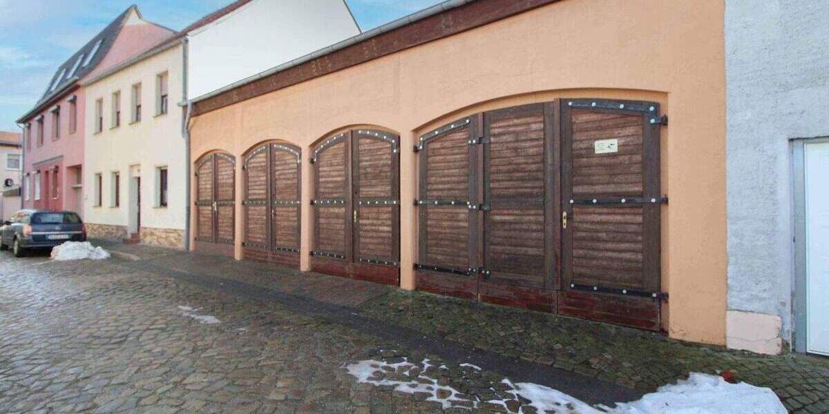 Reihenmittelhaus Calbe - 5 Zimmer, 220 m&sup2;, 113.000&euro; | Angebot:25213018