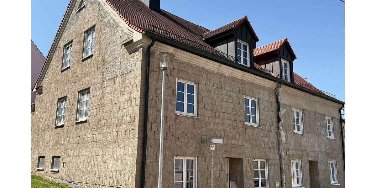 Doppelhaushälfte Harburg (Schwaben) Harburg - 8 Zimmer, 235 m&sup2;, 490.000&euro; | Angebot:23953462