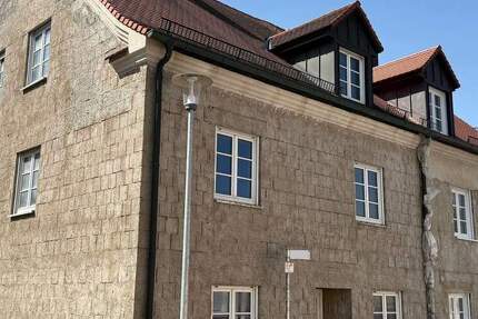 Haus Harburg (Schwaben) Harburg - 8 Zimmer, 235 m&sup2;, 490.000&euro; | Angebot:23953462