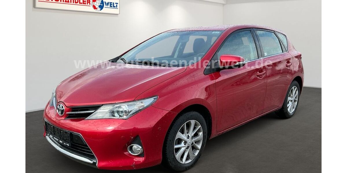 Toyota Auris 61.608 km 8.499 &euro; Brehna 06796