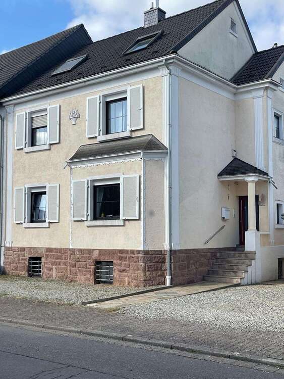 Haus zum Kaufen in Saarlouis 550.000 € 209 m²