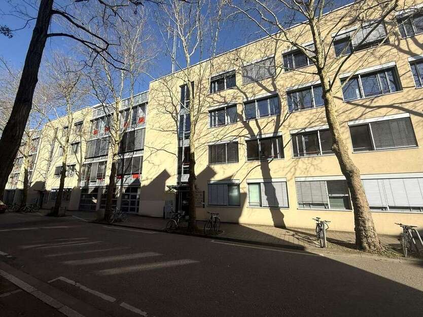 Büro in Freiburg im Breisgau 3.055,80 € 198 m²