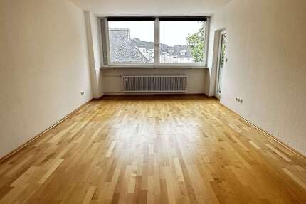 Wohnung zum Mieten in Frankfurt am Main 1.320 € 73 m² 3 zimmer