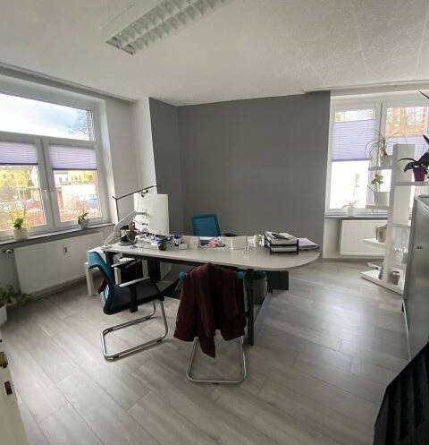 Bürogebäude vermietet in günstiger Ortslage - Gewerbeobjekt Schönheide Neuheide | Angebot:25475821