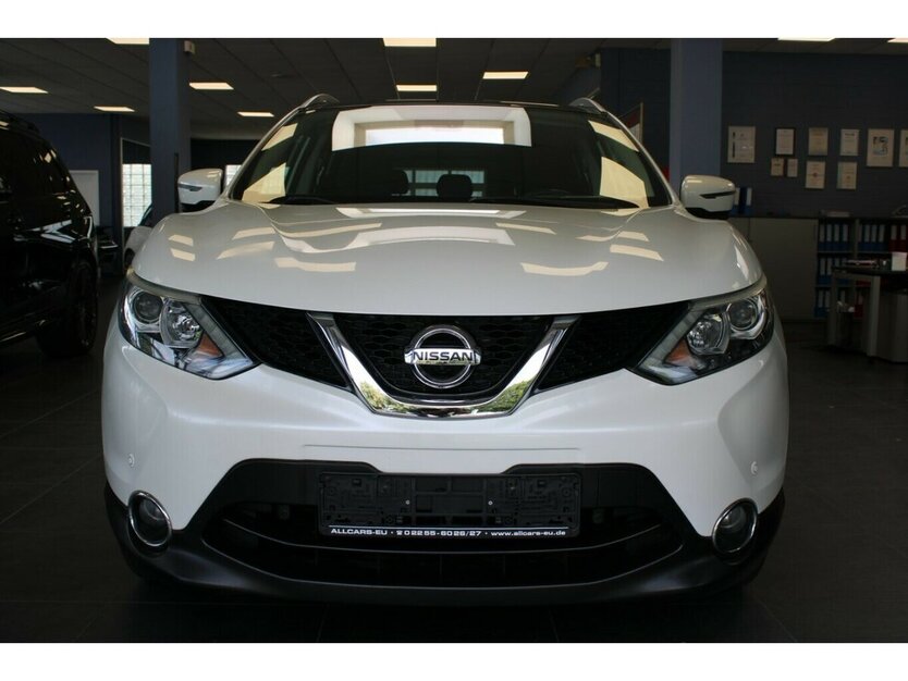 Nissan Qashqai 1.5 dCi 360 - Panorama - Navi - AHK - 76.300 km 13.780 € Euskirchen 53881