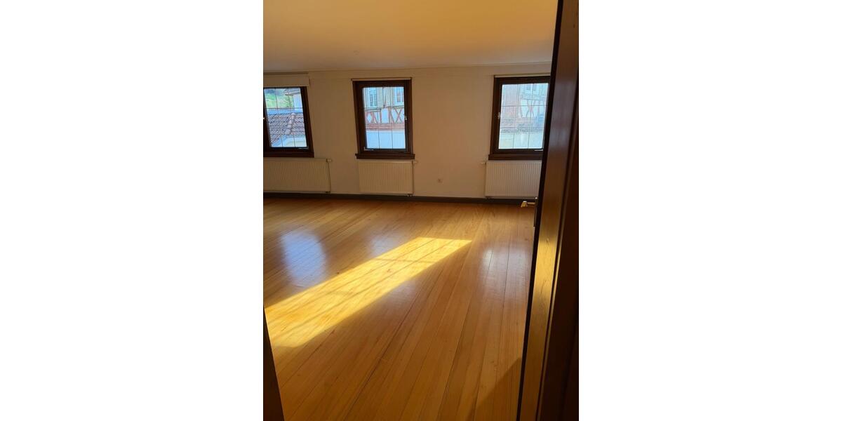 Etagenwohnung Gernsbach - 5 Zimmer, 145 m&sup2;, 1.740&euro; | Angebot:26235948