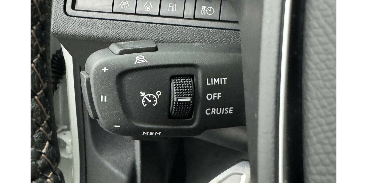 Peugeot 3008 300 GT Plug-In Hybrid 4 1.Hand AHK 59.990 km 23.280 &euro; Lich 35423