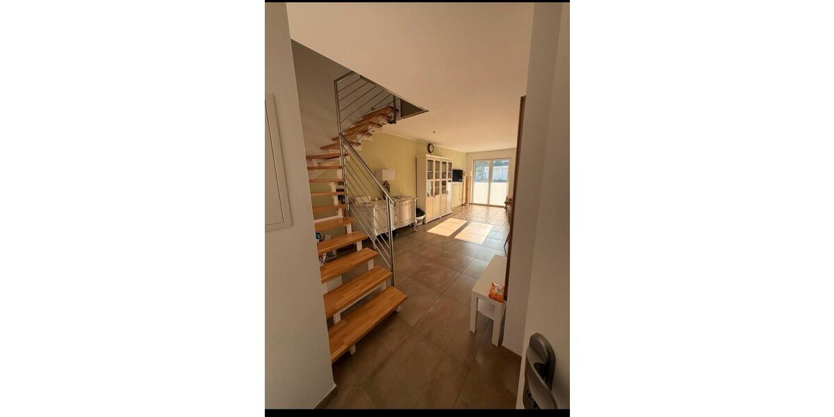 Maisonettenwohnung Wiesbaden Schierstein - 3 Zimmer, 103 m&sup2;, 1.700&euro; | Angebot:25043531