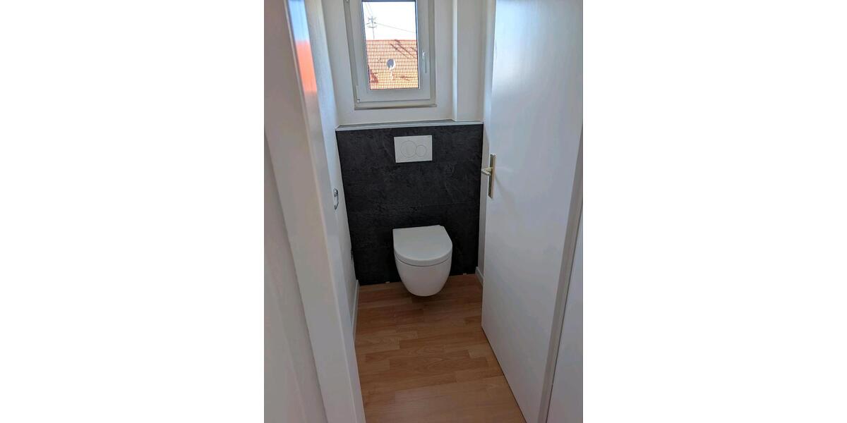 Etagenwohnung Nürtingen - 7 Zimmer, 147 m&sup2;, 1.499&euro; | Angebot:26592362