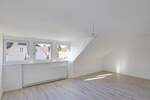 Sofort bezugsfrei! Moderne & helle DG-Wohnung in Toplage 4 zimmer