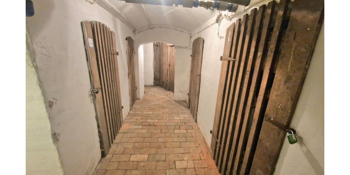 Großzügige 1-Zimmer-Wohnung mit Parkettfußboden und Tageslichtbad! - Erdgeschoßwohnung Leipzig Stötteritz | Angebot:25417118