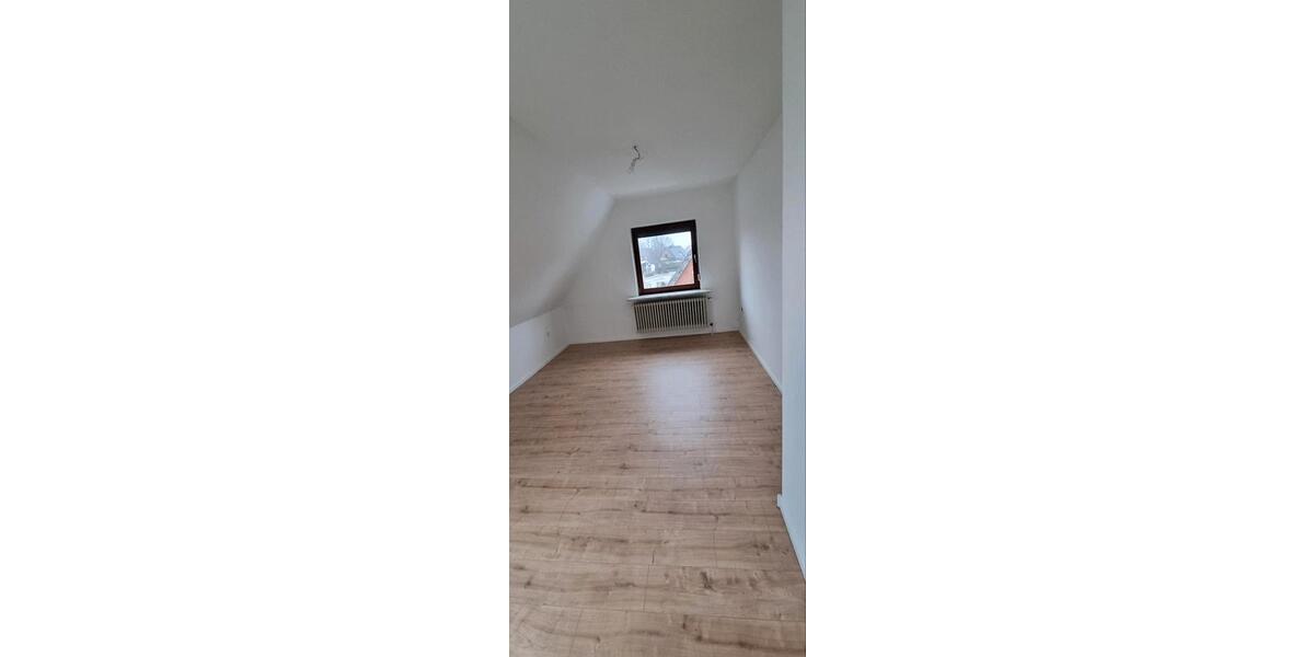 Einfamilienhaus Wesselburen - 4 Zimmer, 120 m&sup2;, 1.100&euro; | Angebot:26392070