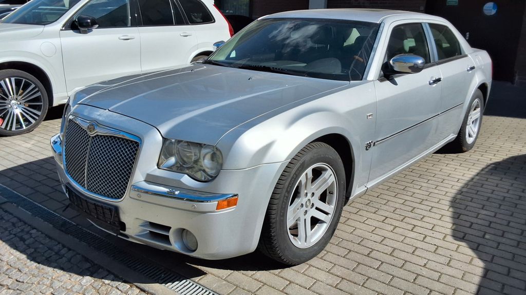 Chrysler 300C 240.000 km 2.900 &euro; Berlin 13599