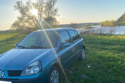 Renault Clio 250.100 km 1.400 &euro; Frohburg 04654