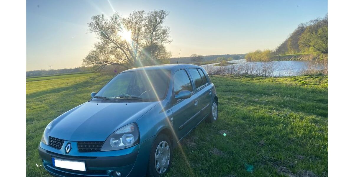 Renault Clio 250.100 km 1.400 &euro; Frohburg 04654