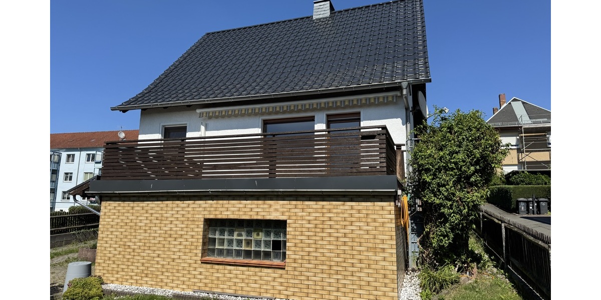 Großzügiges Einfamilienhaus mit Sauna, Sonnenterrasse und drei Garagen in Berga-Wünschendorf. - Einfamilienhaus Berga-Wünschendorf Wünschendorf | Angebot:27266296