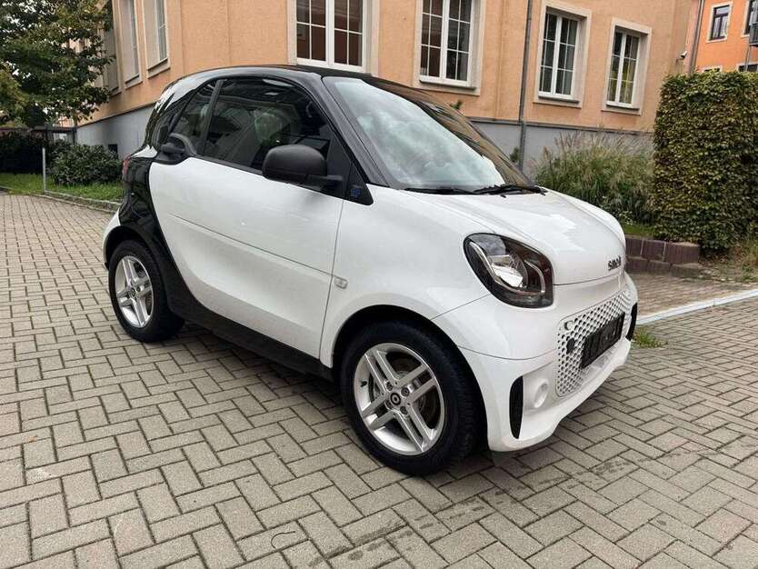 Smart forTwo 13.000 km 9.690 € Dresden 01159