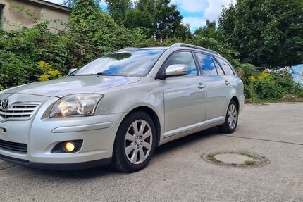 Toyota Avensis 140.000 km 5.999 € Berlin 13089