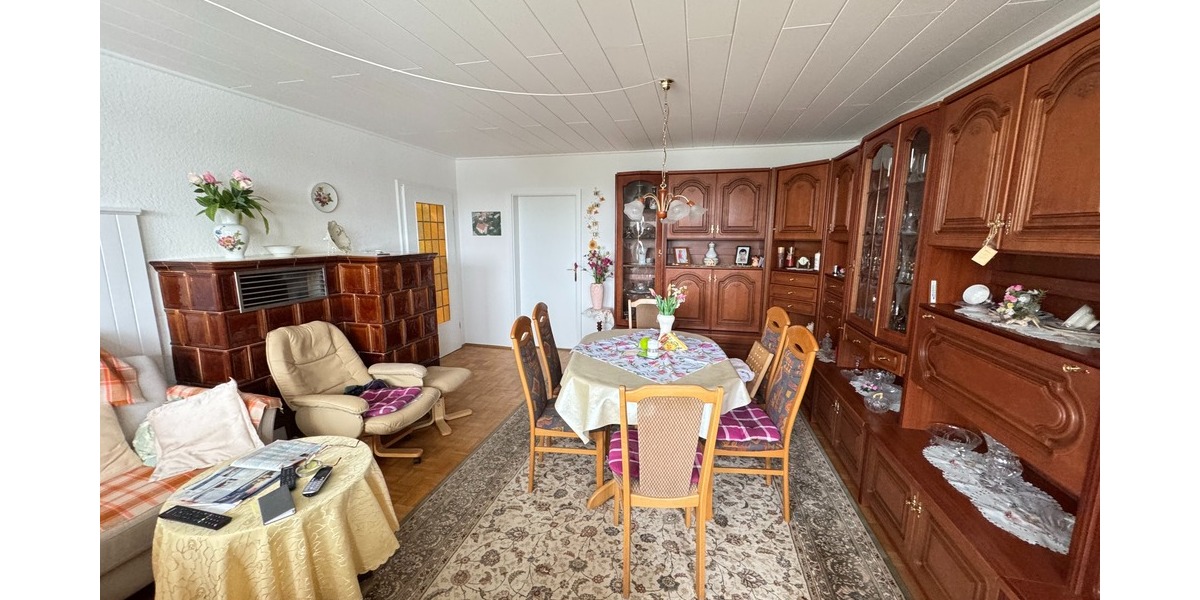 Ruhige helle 3-Zimmer-Wohnung im 1.OG mit Balkon vermietet zu verkaufen - Appartement Rhäsa Rhäsa | Angebot:26287289