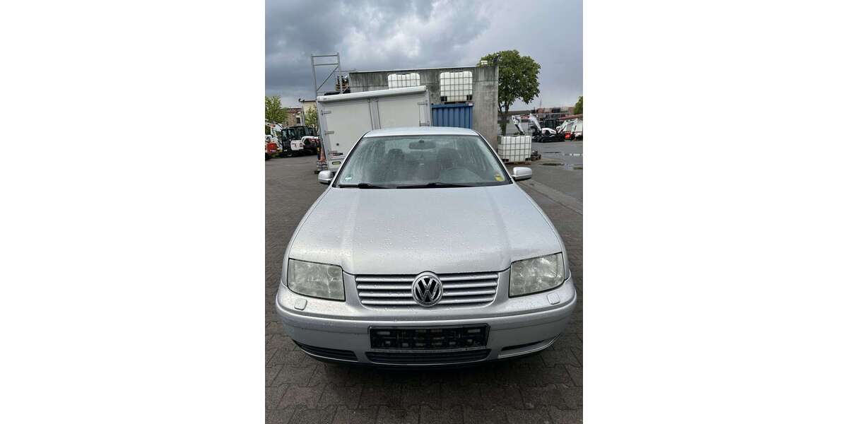 VW Bora 244.333 km 400 &euro; Offenbach 63069