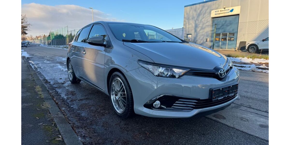 Toyota Auris 86.600 km 13.200 &euro; Durach 87471