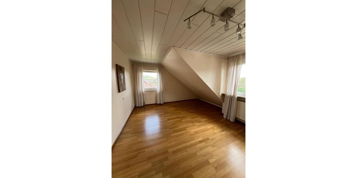 Dachgeschoßwohnung Sinntal - 3 Zimmer, 80 m&sup2;, 575&euro; | Angebot:26044453
