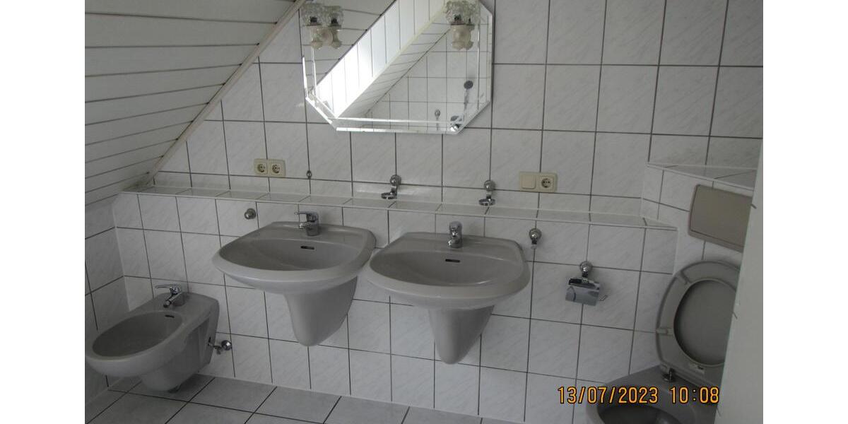 Doppelhaushälfte Freudenberg - 8 Zimmer, 151 m&sup2;, 395.000&euro; | Angebot:27263557