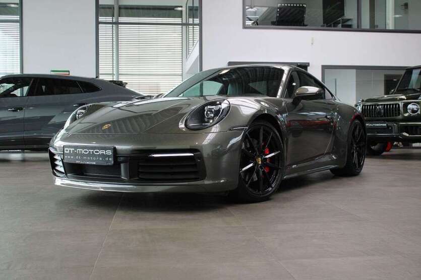 911