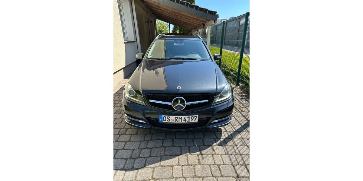 Mercedes-Benz 220 206.000 km 8.000 &euro; Fürstenau 49584