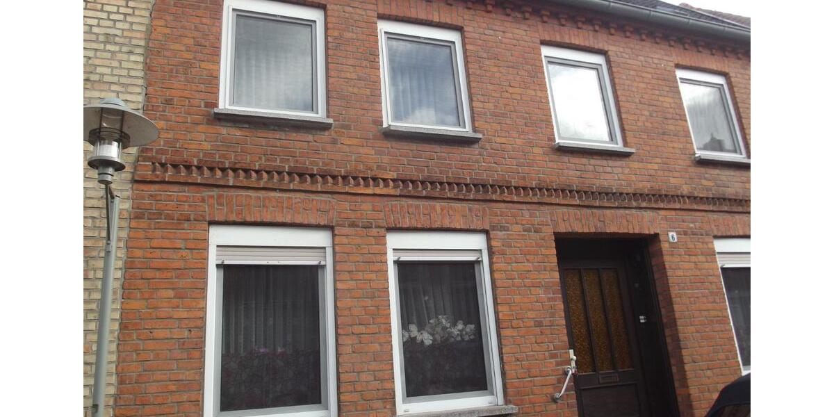 Reihenhaus Gnoien - 6 Zimmer, 140 m&sup2;, 69.500&euro; | Angebot:23707309