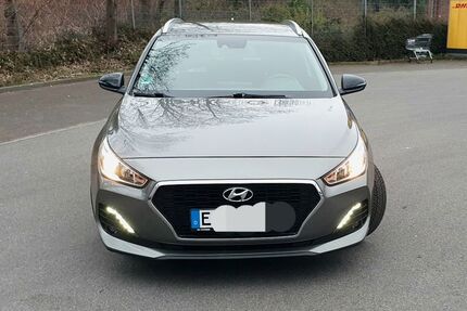 Hyundai i30 83.000 km 12.099 &euro; Essen 45143
