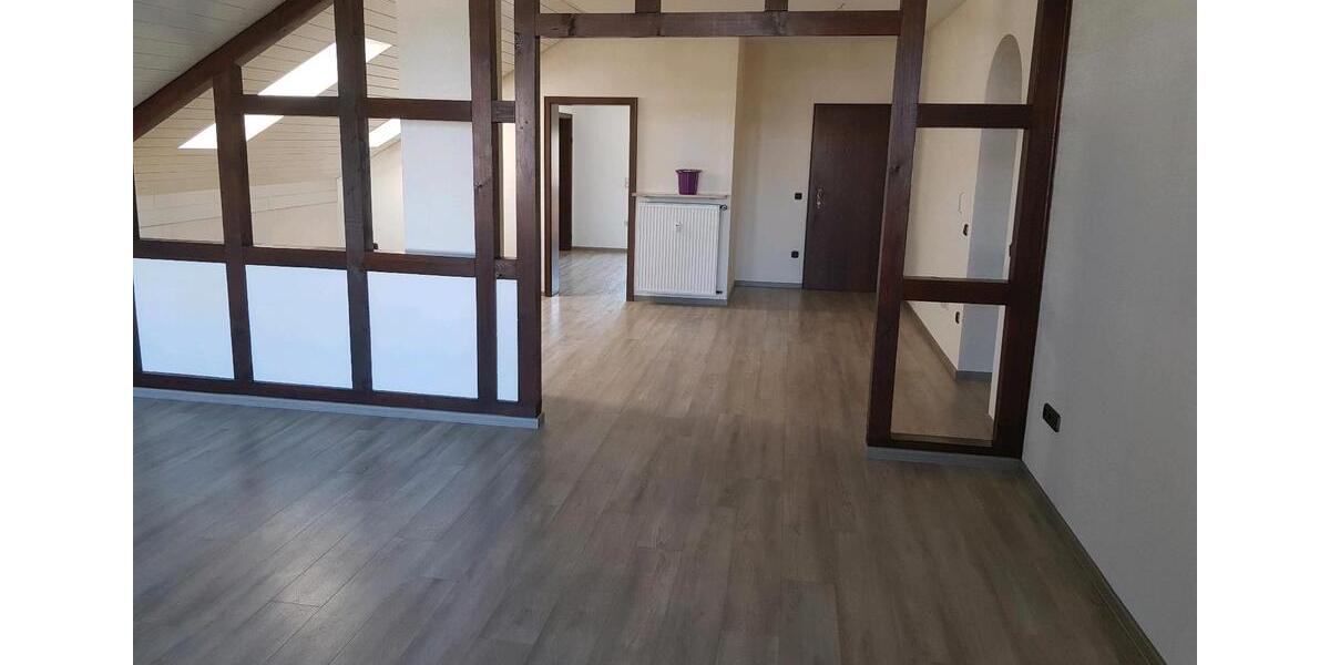 Dachgeschoßwohnung Künzell - 2 Zimmer, 98 m&sup2;, 900&euro; | Angebot:25403298