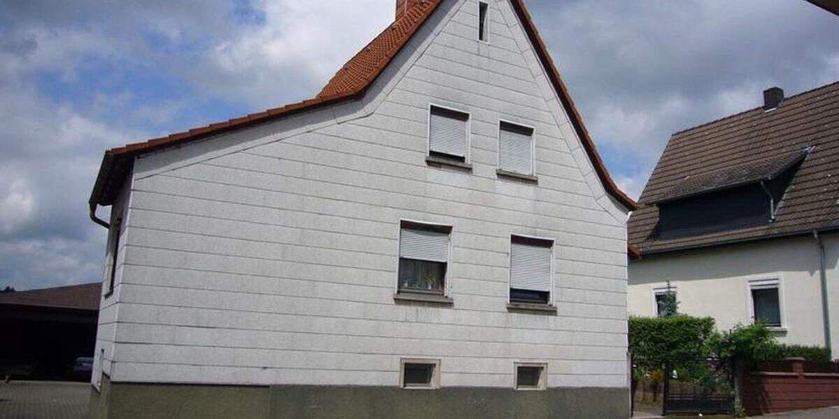 Kleines Haus in ruhiger Straße Nähe Grundschule, 5 Zi, Wohnküche, Bad, Loggia, Terrasse 5 zimmer