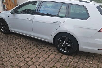 VW Golf 131.289 km 13.800 € Spalt 91174