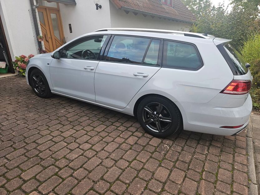 VW Golf 131.289 km 13.800 € Spalt 91174