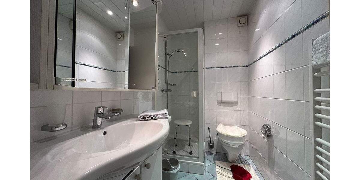 Gepflegtes Reihenmittelhaus mit 2 Wohneinheiten 6 zimmer