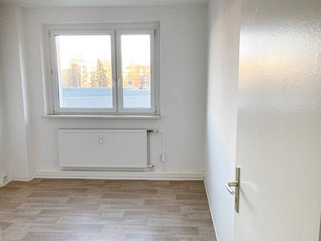 Etagenwohnung Hermsdorf - 3 Zimmer, 61 m&sup2;, 350&euro; | Angebot:24510246