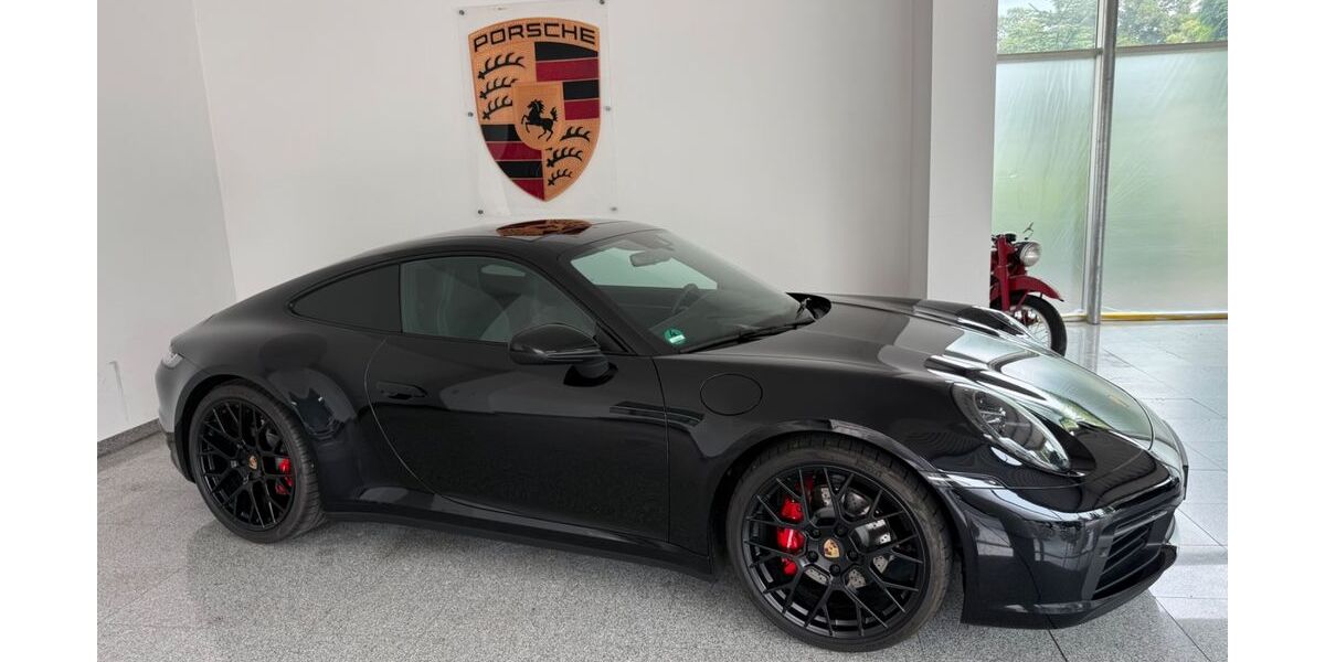 Porsche 992 2.340 km 119.980 &euro; Hallbergmoos 85399
