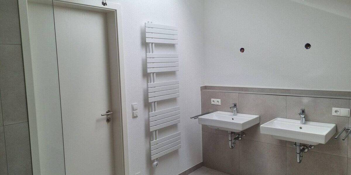 Etagenwohnung Grafing - 3 Zimmer, 96 m&sup2;, 1.780&euro; | Angebot:26791198