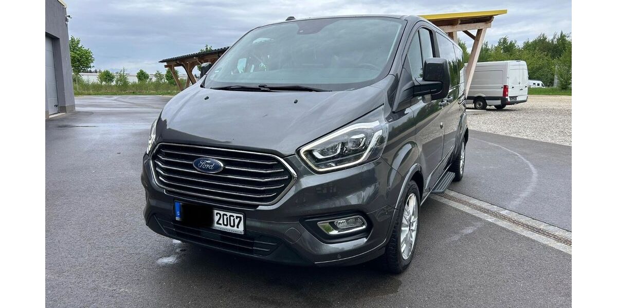 Ford Tourneo Custom 83.000 km 29.900 &euro; Traunreut 83301