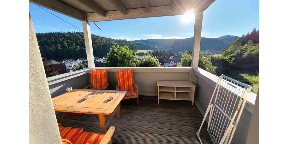 Helle 3 Zimmer Wohnung mit Balkonblick und zwei Stellplätzen zimmer