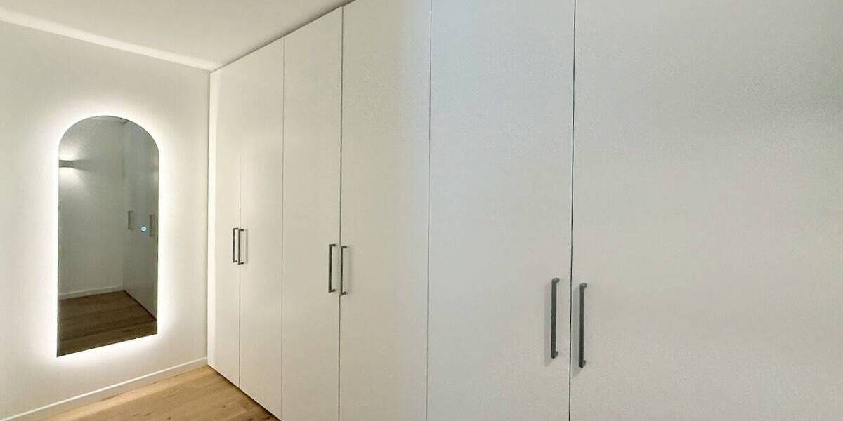 Etagenwohnung Düsseldorf Düsseltal - 4 Zimmer, 161 m&sup2;, 3.990&euro; | Angebot:26331563