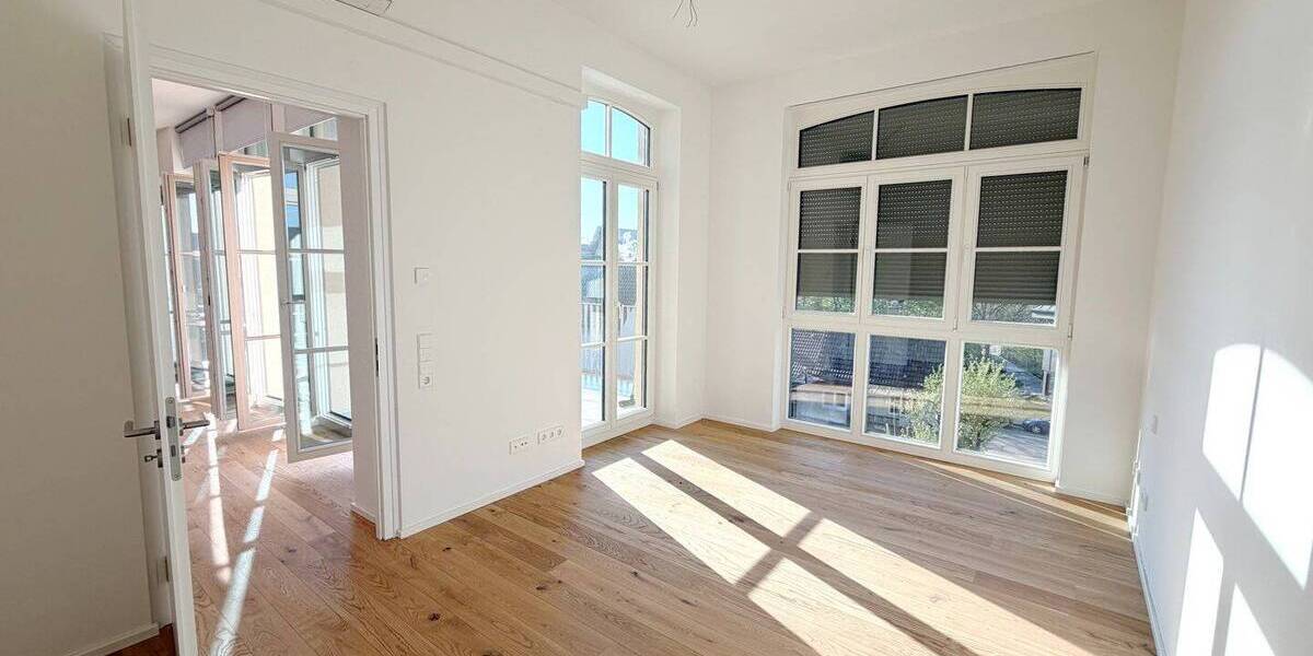 Etagenwohnung Reichenbach - 4 Zimmer, 106 m&sup2;, 1.400&euro; | Angebot:26345438