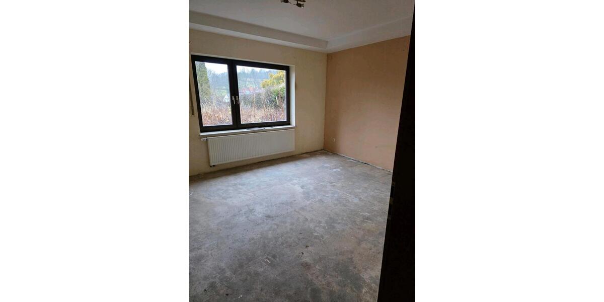 Einfamilienhaus Schondra - 7 Zimmer, 138 m&sup2;, 165.000&euro; | Angebot:27022970