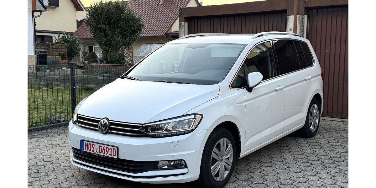 VW Touran 174.300 km 14.700 &euro; Haßmersheim 74855