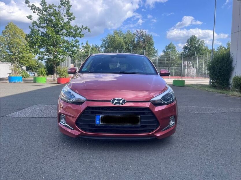 i20