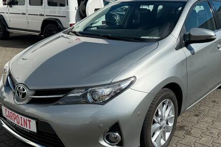 Toyota Auris 78.000 km 9.850 &euro; Brühl 50321