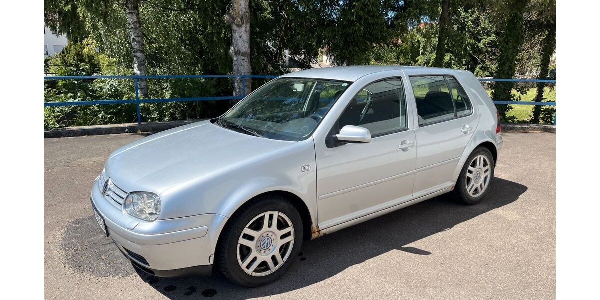 VW Golf 270.532 km 2.400 &euro; Ellwangen 73479